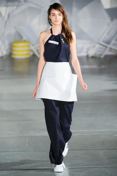 Look 11
